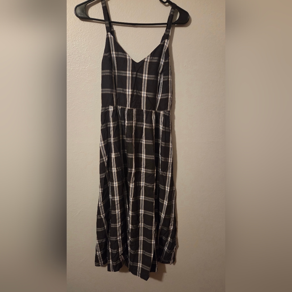 Like NEW Old Navy Black and White Checkered Midi Dress